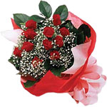 çiçekçi dükkanından  güzel ve etkili kırmızı güller